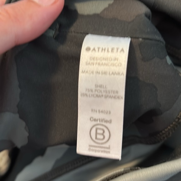 Athleta Lightning women’s green camo 7/8 leggings size medium - Picture 10 of 11